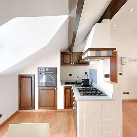 Elegante Mansarda 300Mt Dal Mare - Centro - Wifi Appartement Savona Buitenkant foto