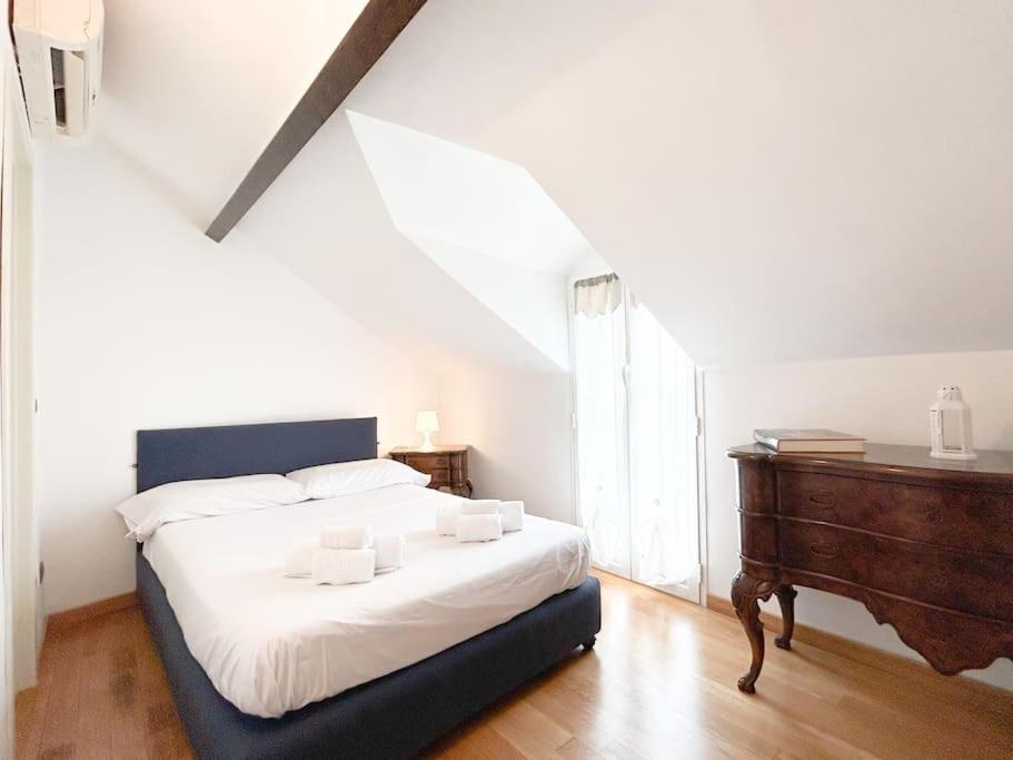 Elegante Mansarda 300Mt Dal Mare - Centro - Wifi Appartement Savona Buitenkant foto