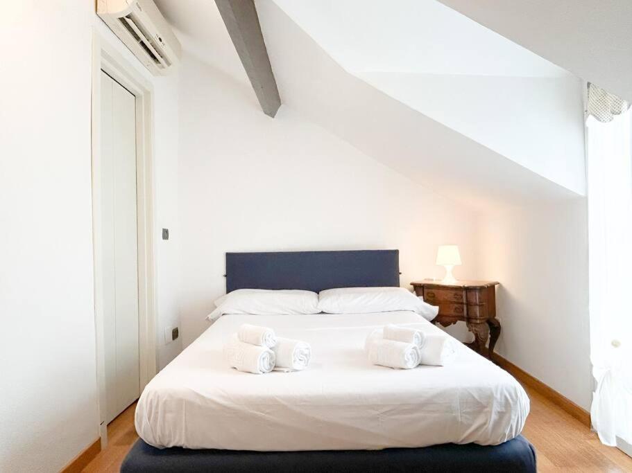 Elegante Mansarda 300Mt Dal Mare - Centro - Wifi Appartement Savona Buitenkant foto
