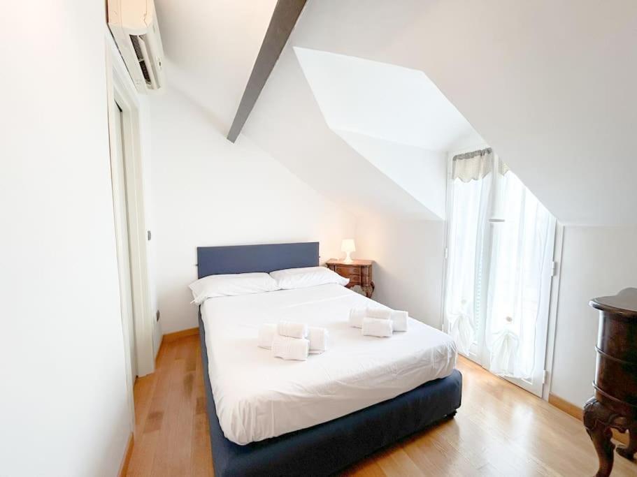 Elegante Mansarda 300Mt Dal Mare - Centro - Wifi Appartement Savona Buitenkant foto