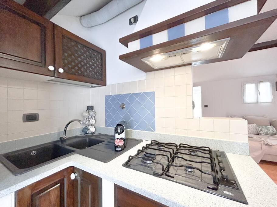 Elegante Mansarda 300Mt Dal Mare - Centro - Wifi Appartement Savona Buitenkant foto
